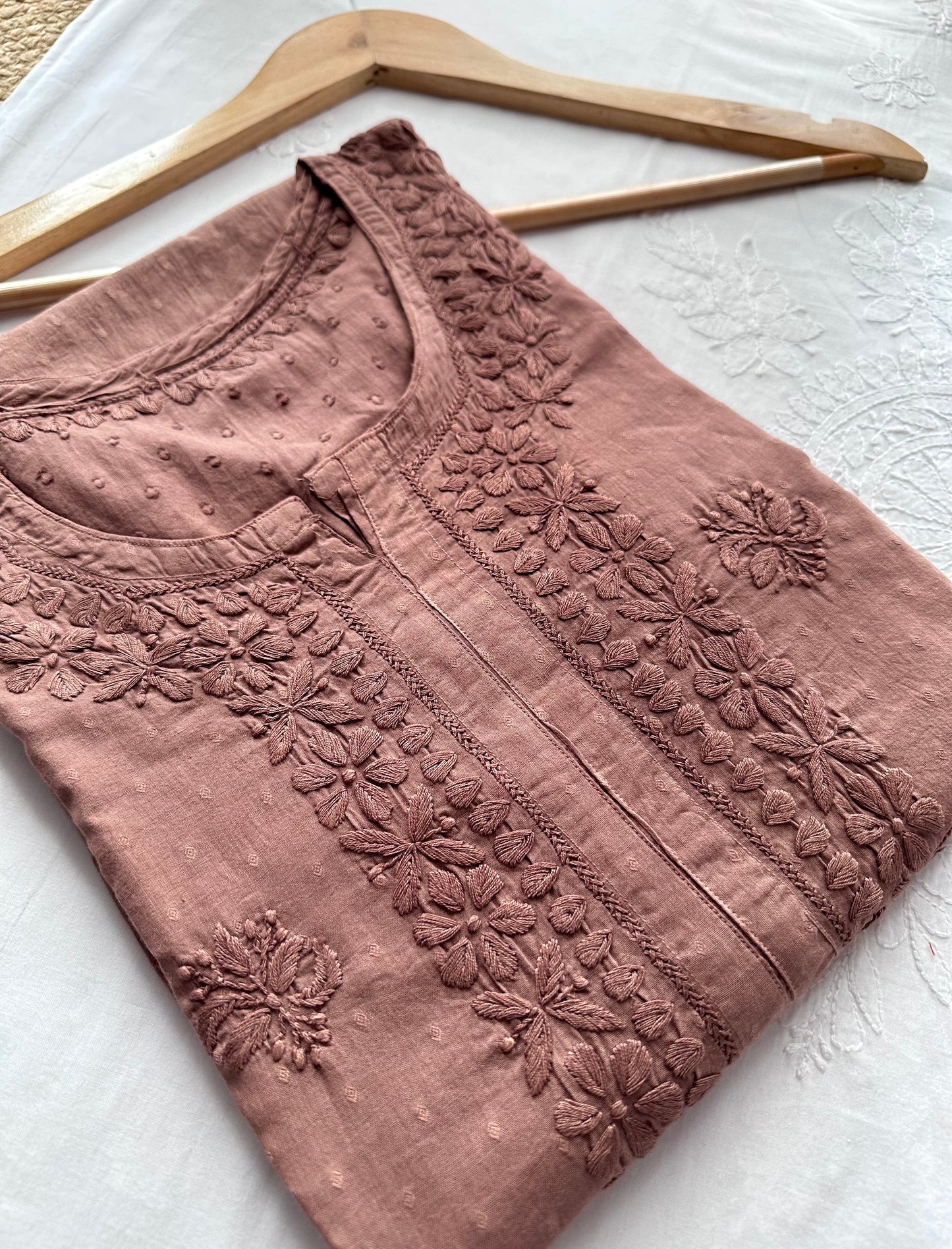 Suhani Java Neck Chikankari Kurta